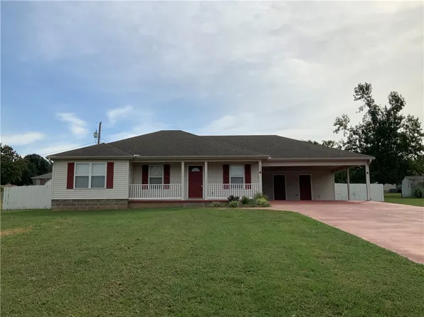 956 N College St, Huntsville, AR 72740