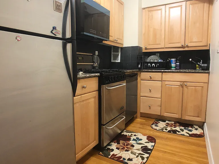 333 E 34th St #14H — Photo 6