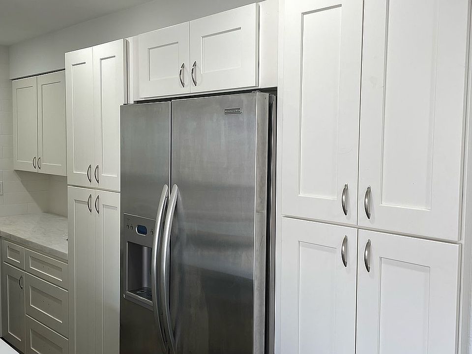 1st image of 6900 N Kendall Dr APT A402