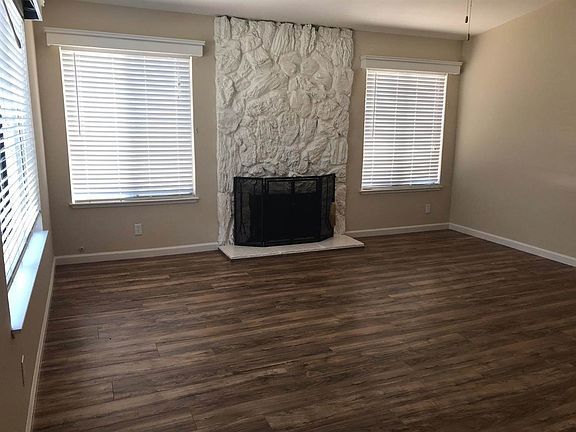 4th image of 6727 Old Oak Ct
