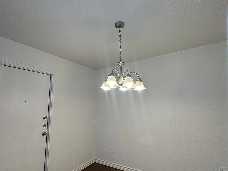 1521 Justin Loop — Photo 6