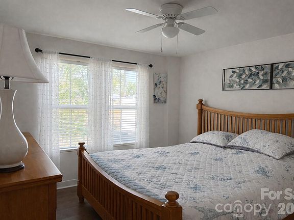 5th image of 154 Stella Ln #E