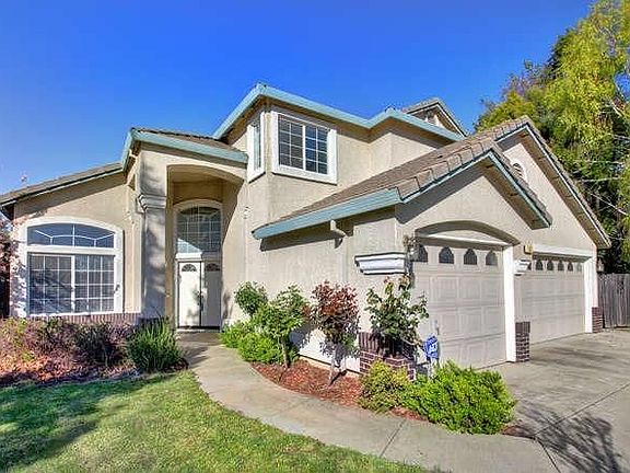 2nd image of 8 Olvera Ct