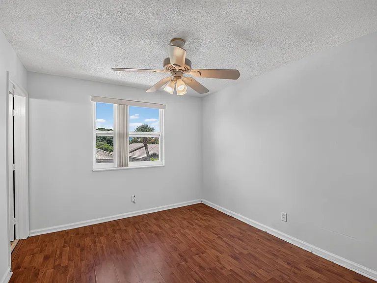 8332 Bermuda Sound Way — Photo 32