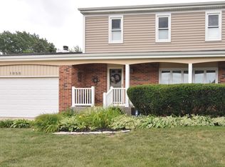 1050 Buckskin Ln, Carol Stream, IL