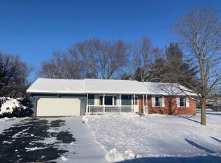 5946 E Scott Dr, Byron, IL 61010