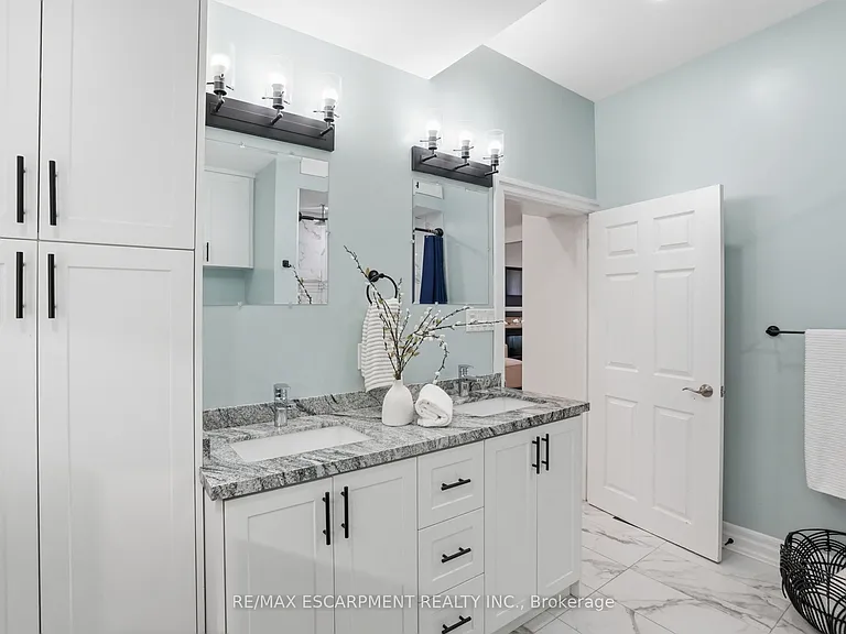 118 Victoria St — Photo 23