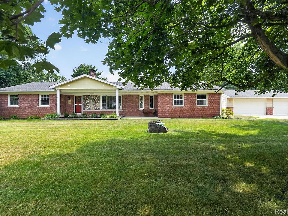 1st image of 25650 Glamorgan Dr
