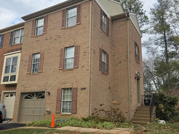 7800 Solomon Seal Dr, Springfield, VA 22152