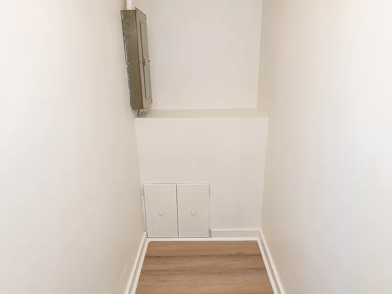 77 Ridgebury Dr — Photo 18