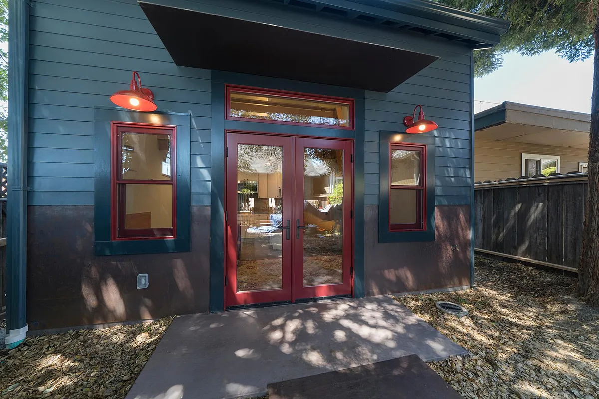 Building Photo - 952 60th St