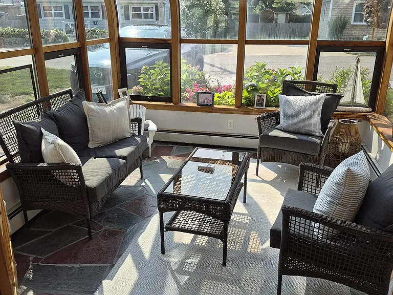 10 Breakwater Ct — Photo 6