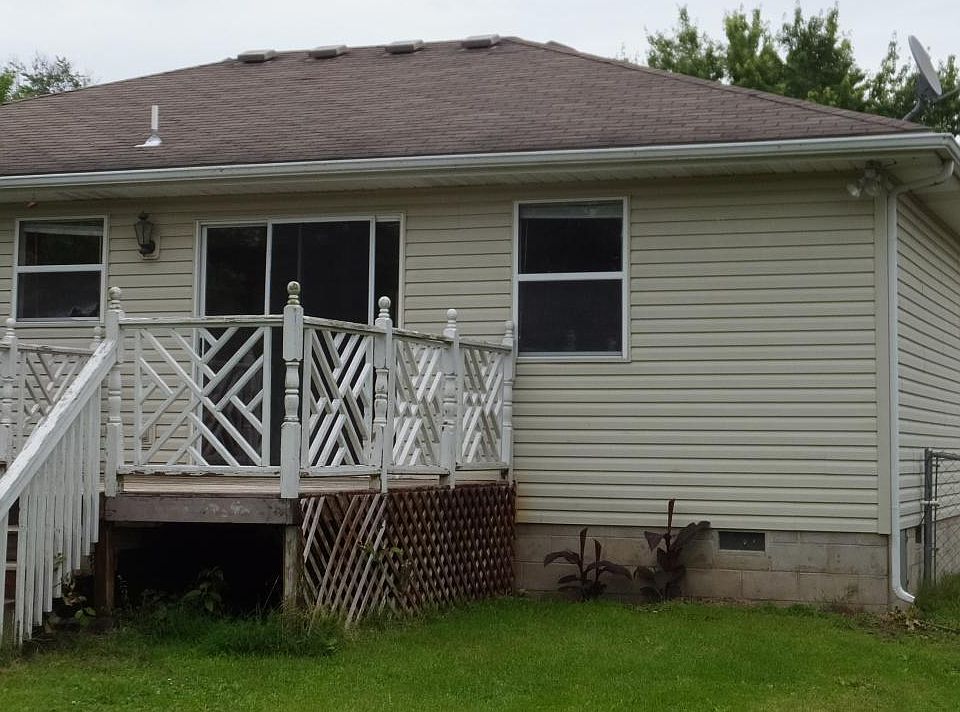 deck on the back of home