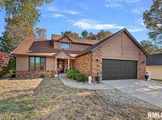 600 Tecumseh Trl, Springfield, IL 62711