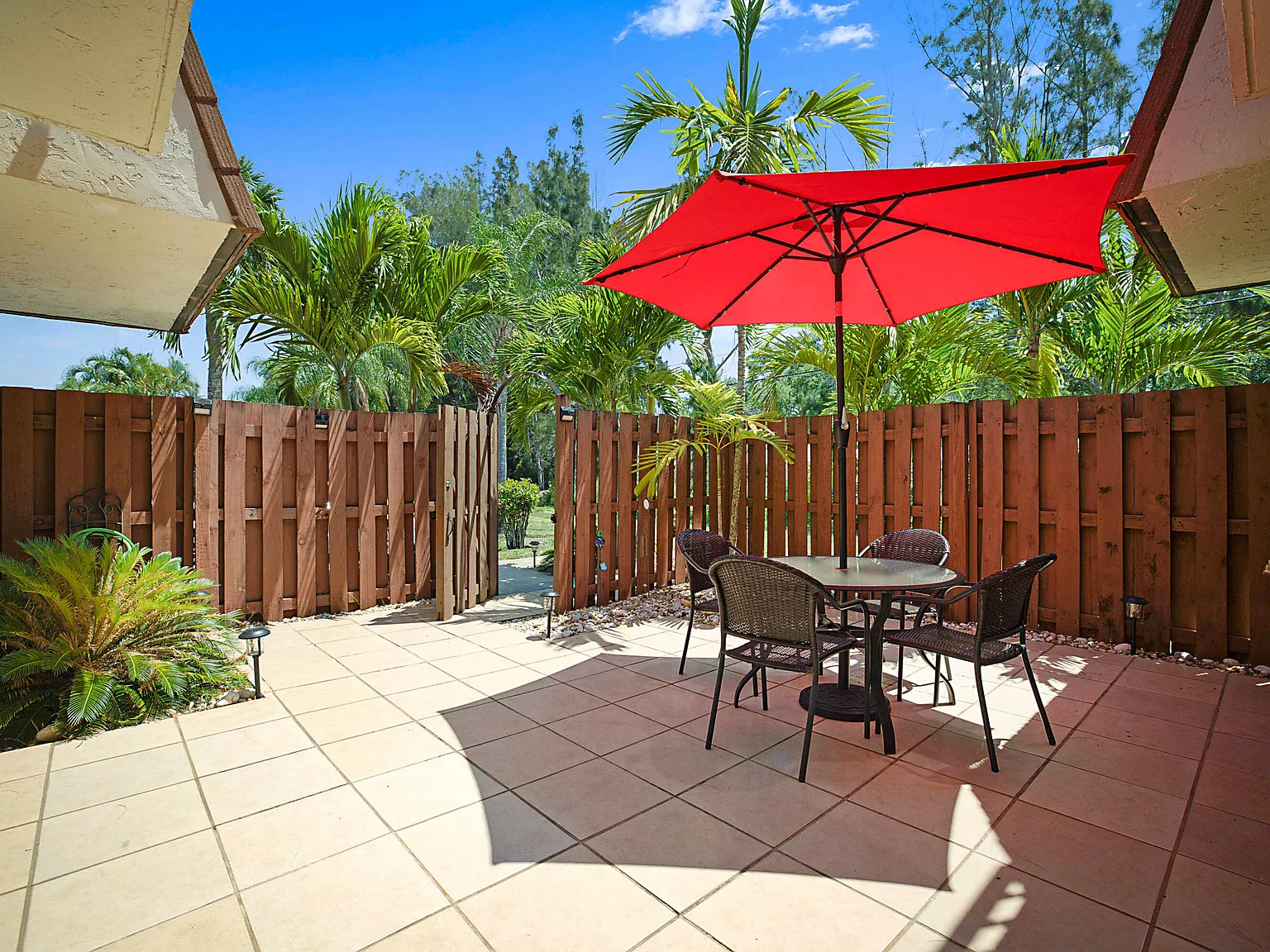2 bed, 2.5 bath, 1470 sqft, $5,000 — Photo 2