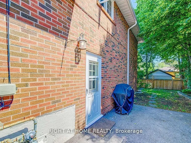107 Sherwood Forest Dr #BACK — Photo 2