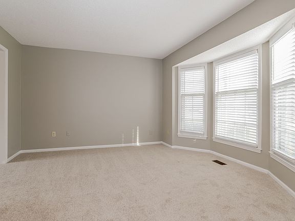 2nd image of 14020 S Summertree Ln #840734