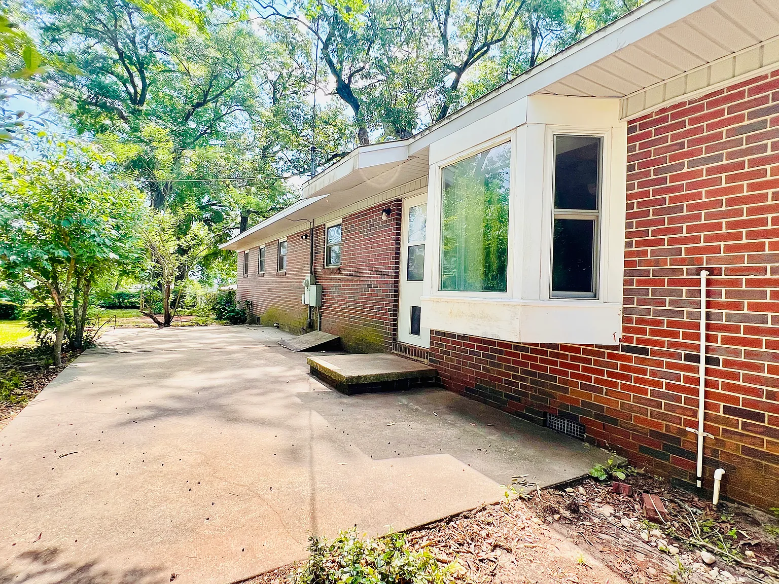 3 bed, 1872 sqft, $1,700 — Photo 3