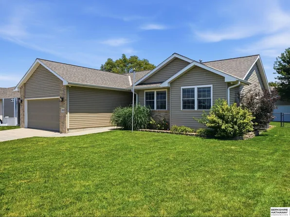 10522 Northloch Ln, Waverly, NE 68462