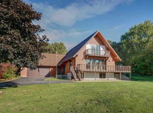 7462 Oak Circle Dr, Middleton, WI 53562