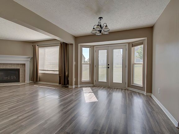 5th image of 1733 Greatwood Dr