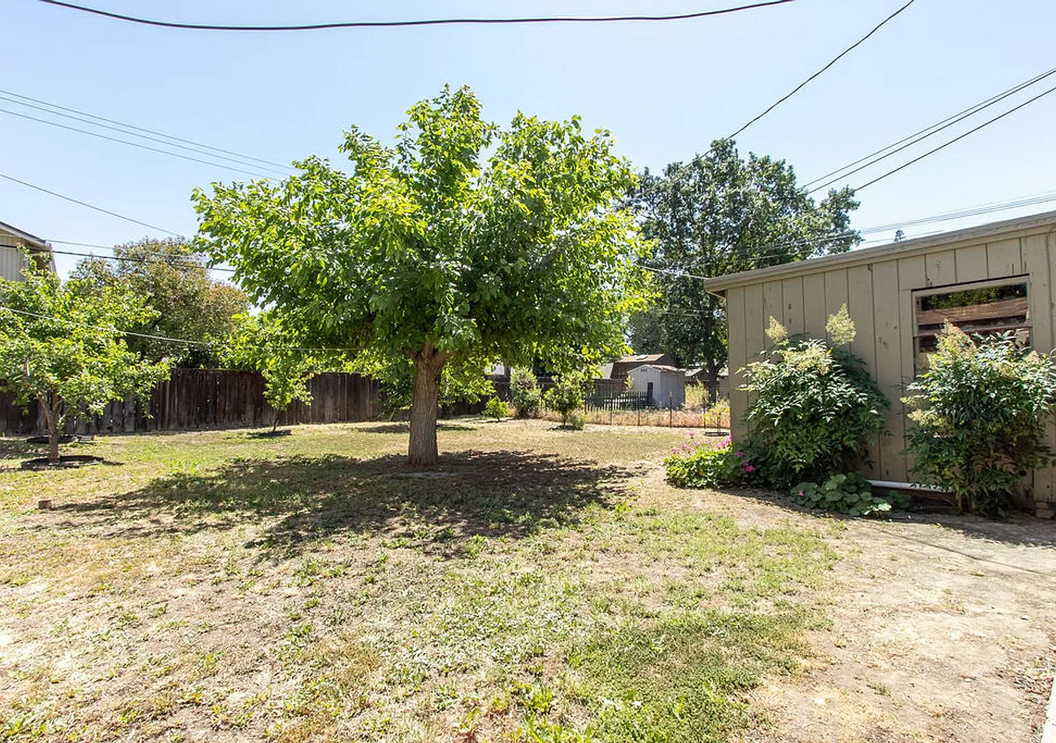 Temporary, Furnished Rental! — Photo 4