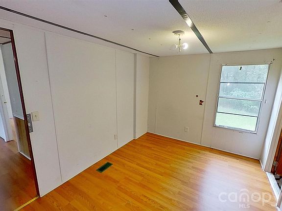 5th image of 316 Southfork Rd