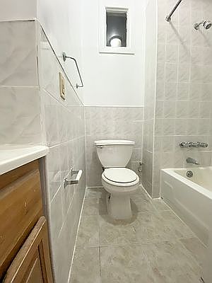 4th image of 309 E 83rd St #3D