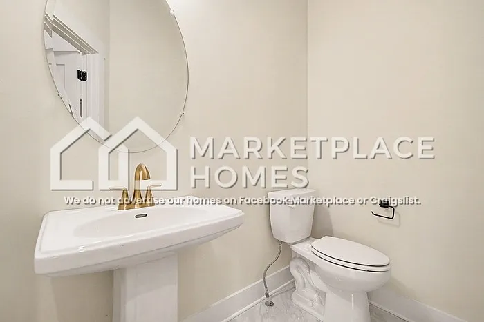 1034 E Trinity Ln #A — Photo 15