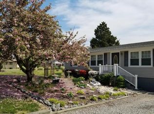 1172 Shore Dr, Colonial Beach, VA 22443