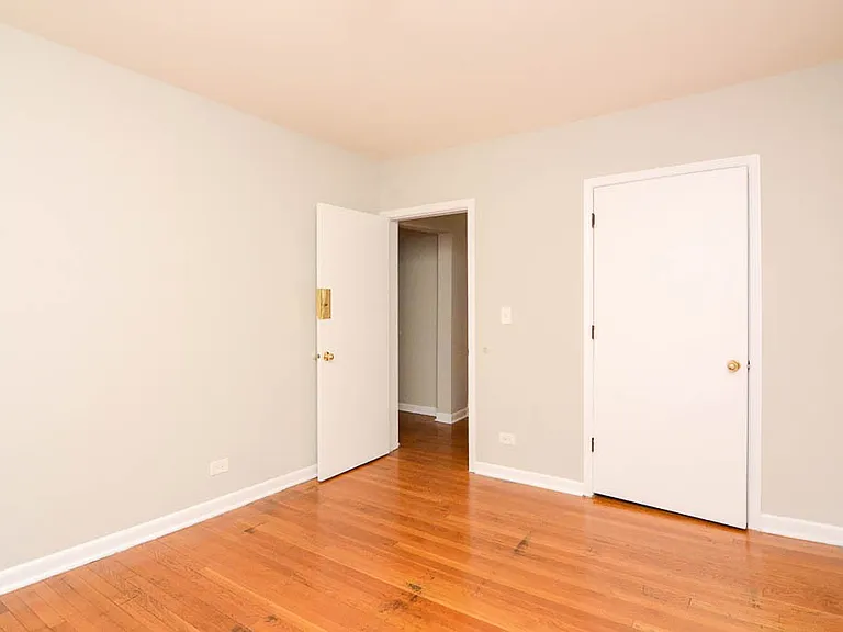 5736 N Winthrop Ave #413 — Photo 13