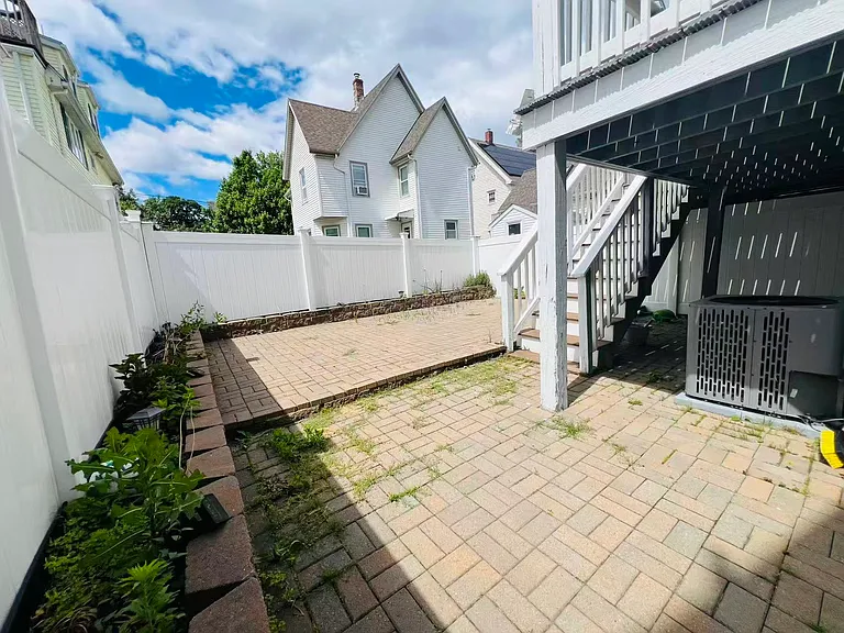 38 Raymond St — Photo 19