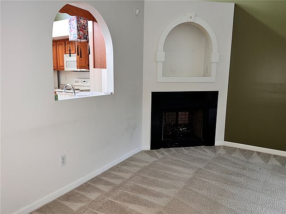 5th image of 1108 Arrowhead Dr