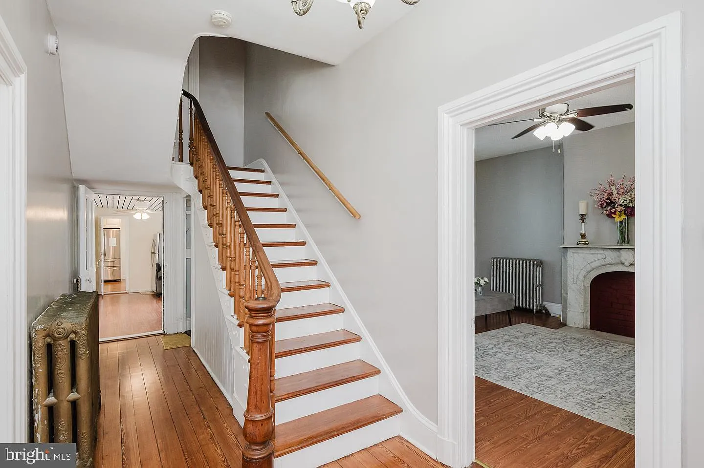 7 bed, 2.0 bath, 2624 sqft, $3,600 — Photo 2