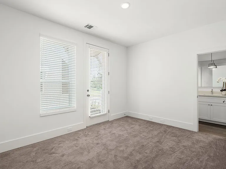 7504 Carver Rd #B — Photo 21