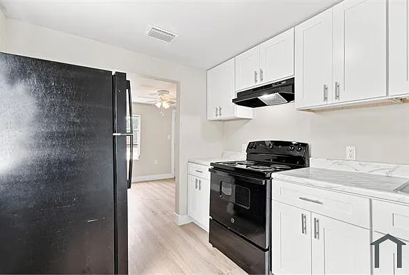 2 bed, 600 sqft, $1,000 — Photo 3