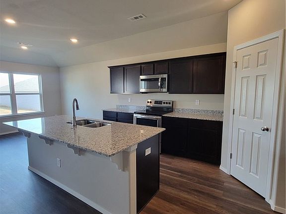4th image of 3704 S 1st Pl