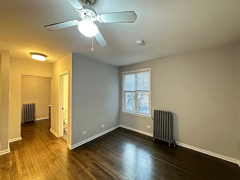 914 W Dakin St #211 — Photo 16