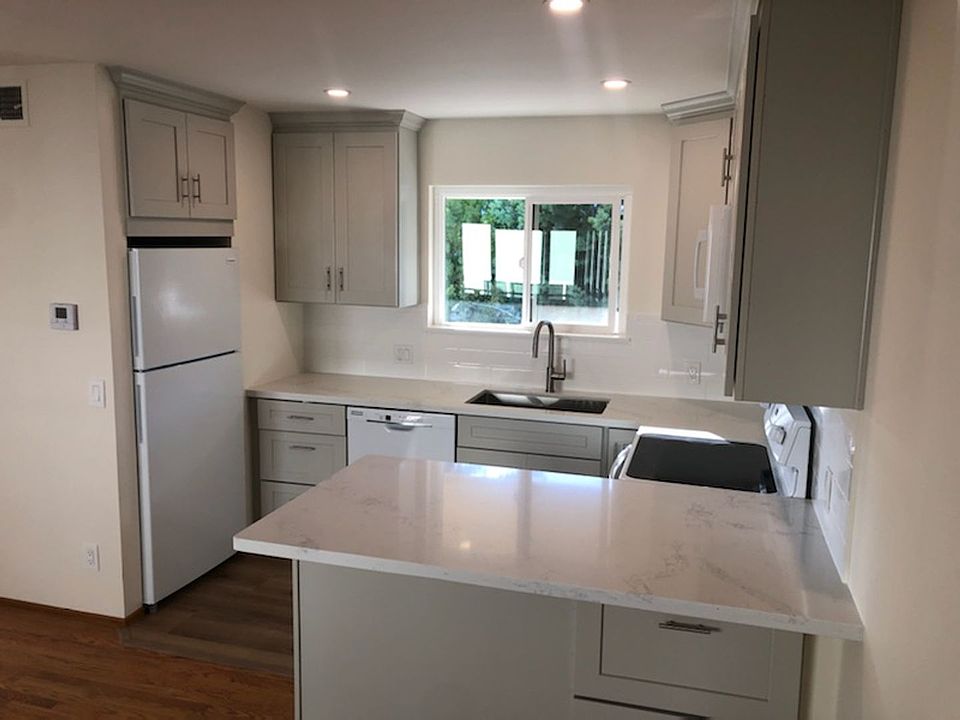 1st image of 825 Cowper St APT C