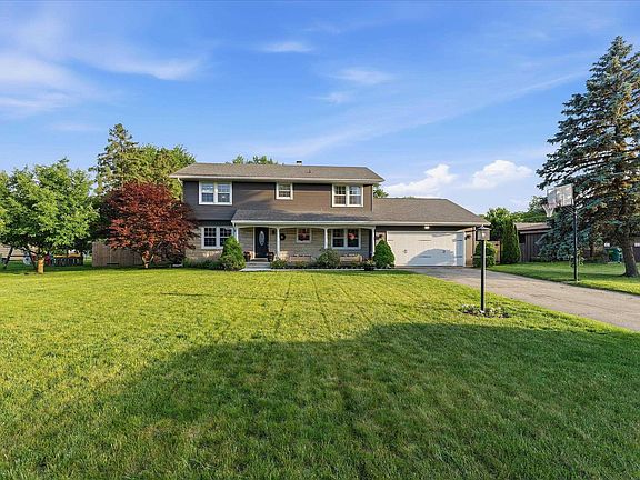 3rd image of 24328 Elmhurst Dr