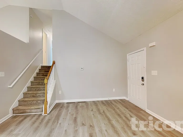 431 Bridgeport Pl — Photo 4