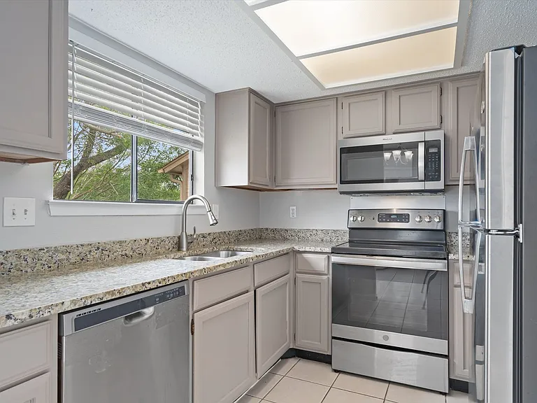 13357 Water Oak Ln #A — Photo 9