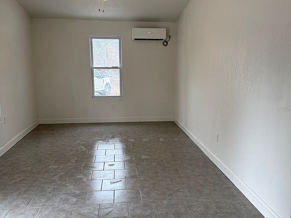 3rd image of 134-134 Alanna Dr #A