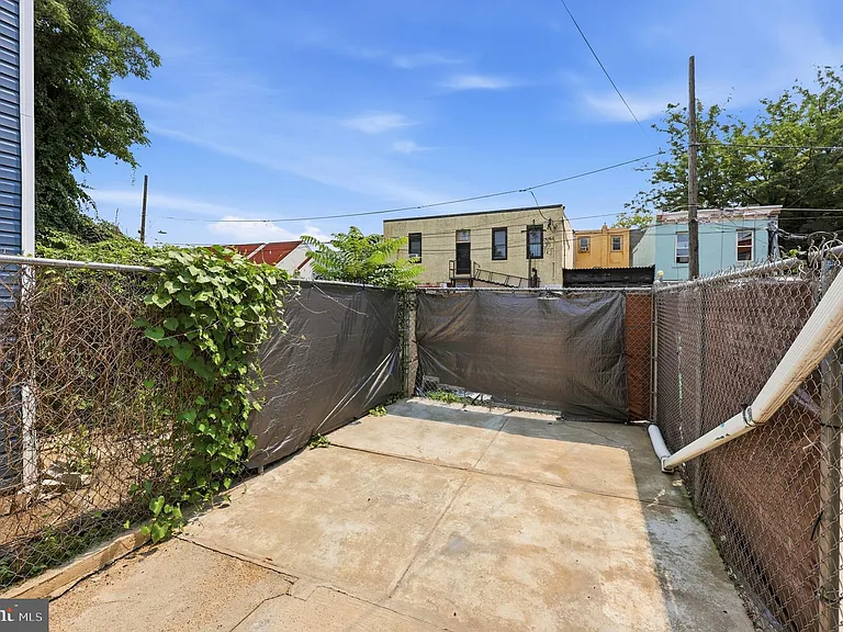 2307 N Mascher St — Photo 25
