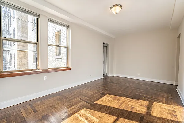 Rented by Metropolitan Equities | media 10