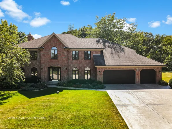 1S685 Ardennes Ct, Winfield, IL 60190