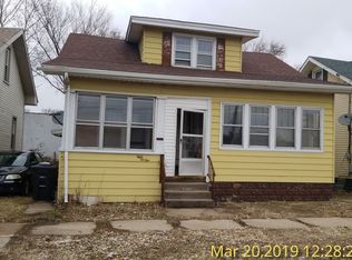 821 5th Ave, Rock Island, IL 61201