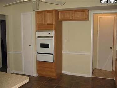 5th image of 953 Newberry Ave