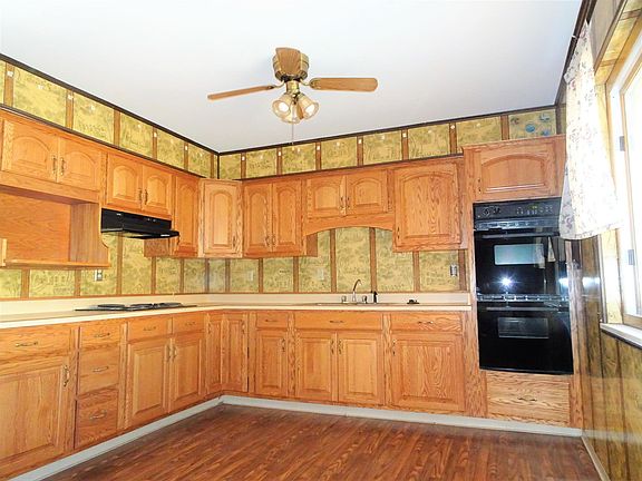 Large Kitchen with double ovens