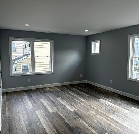 4th image of 70 Richard St #3